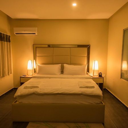 Iris Hotel Wuse 2 Абуджа Экстерьер фото